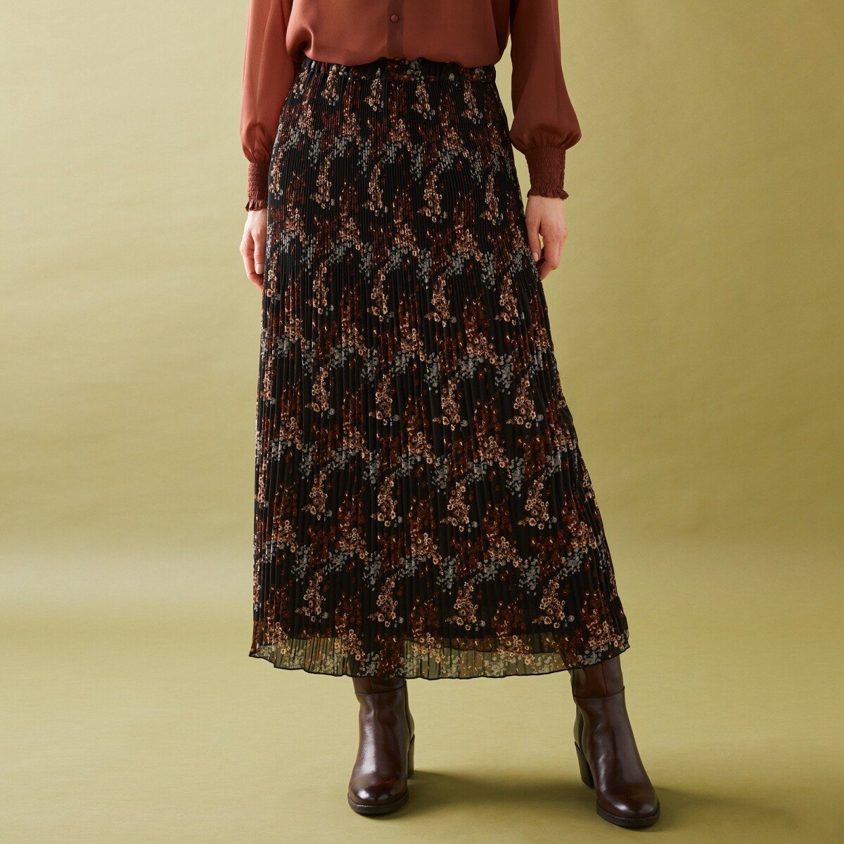 Plisovaná sukňa s potlačou kvetov z recyklovaného polyesteru, pre nižšiu postavu čierna karamelová 36