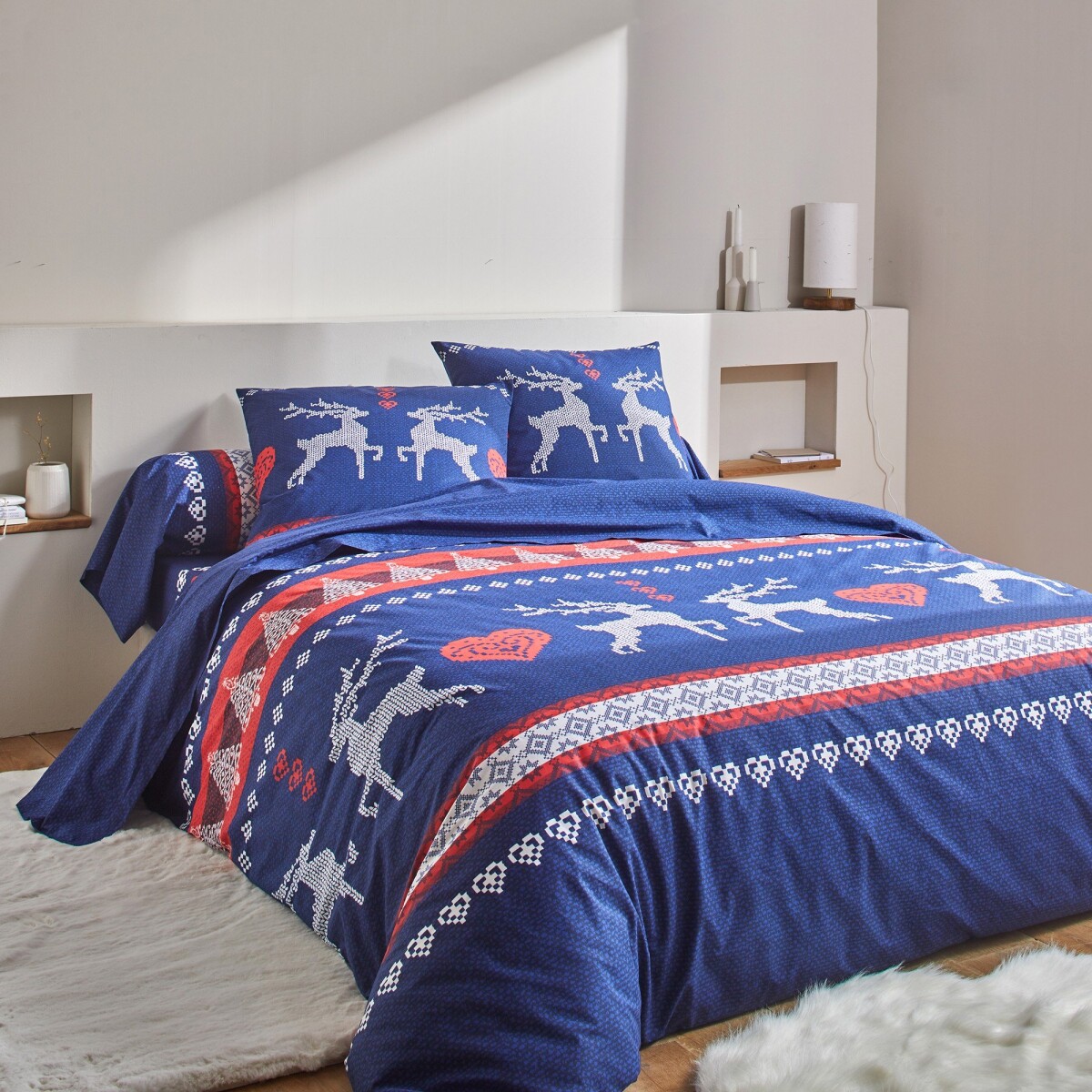 Bavlnená posteľná bielizeň Jeleň nám.modrá obliečka na vankúš 65x65cm