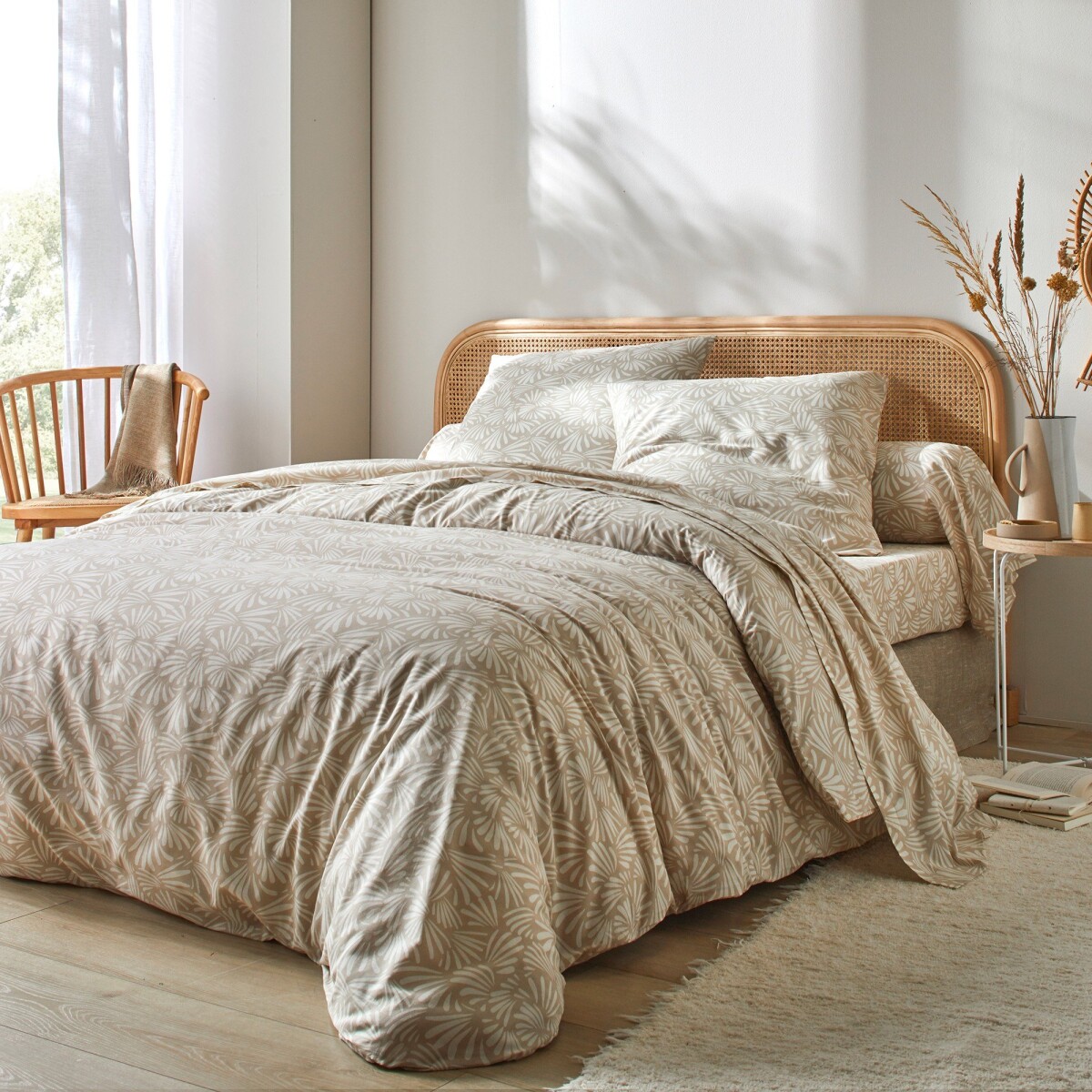 Bavlnená posteľná bielizeň Vick s grafickým dizajnom béžová napínacia plachta 160x200cm