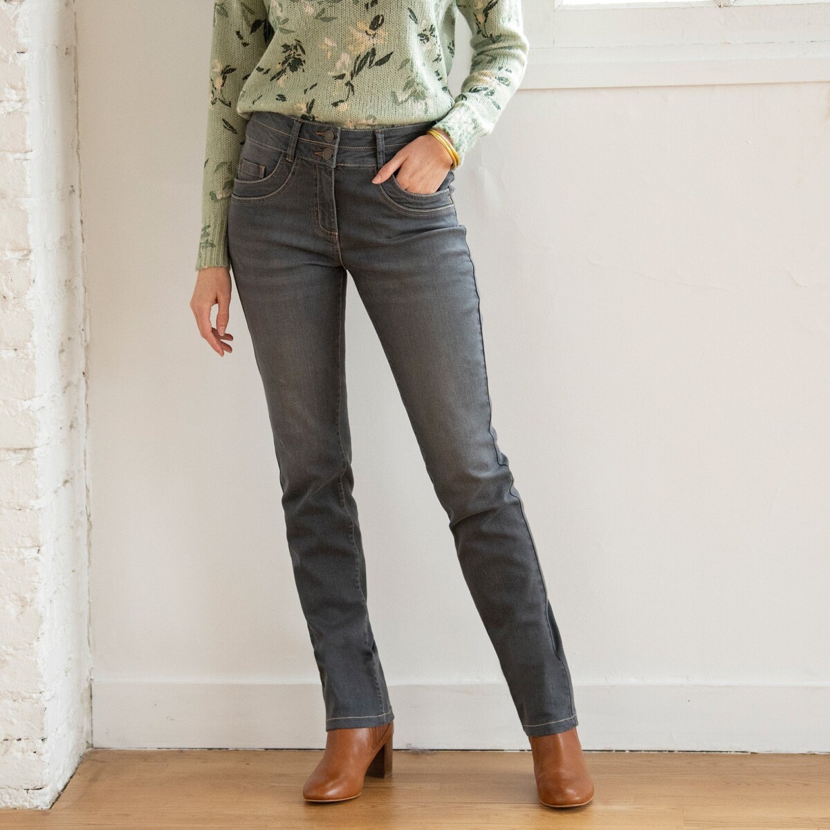 Rovné strečové džínsy, zapratý vzhľad sivá 36