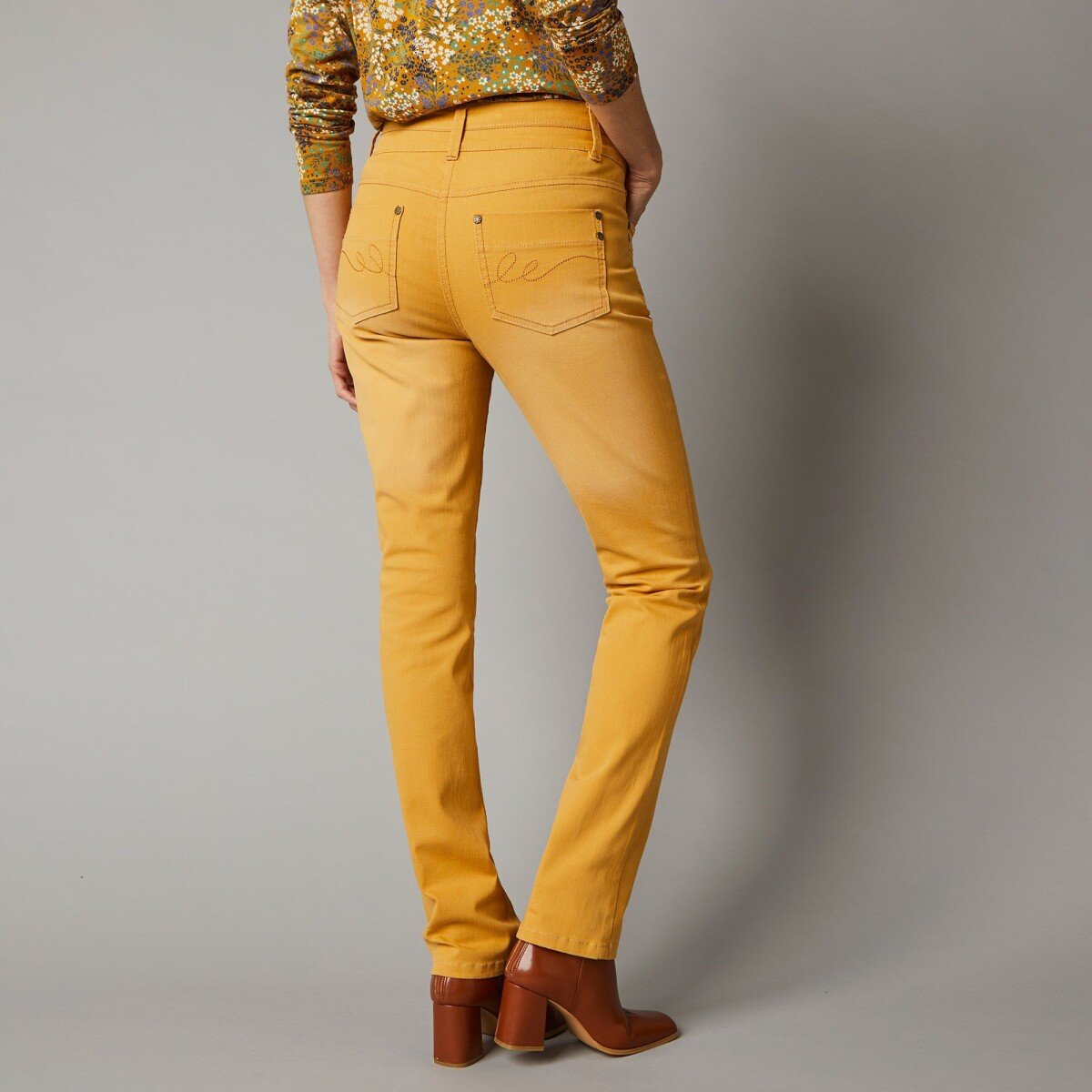 Rovné strečové džínsy, farebné medová 36