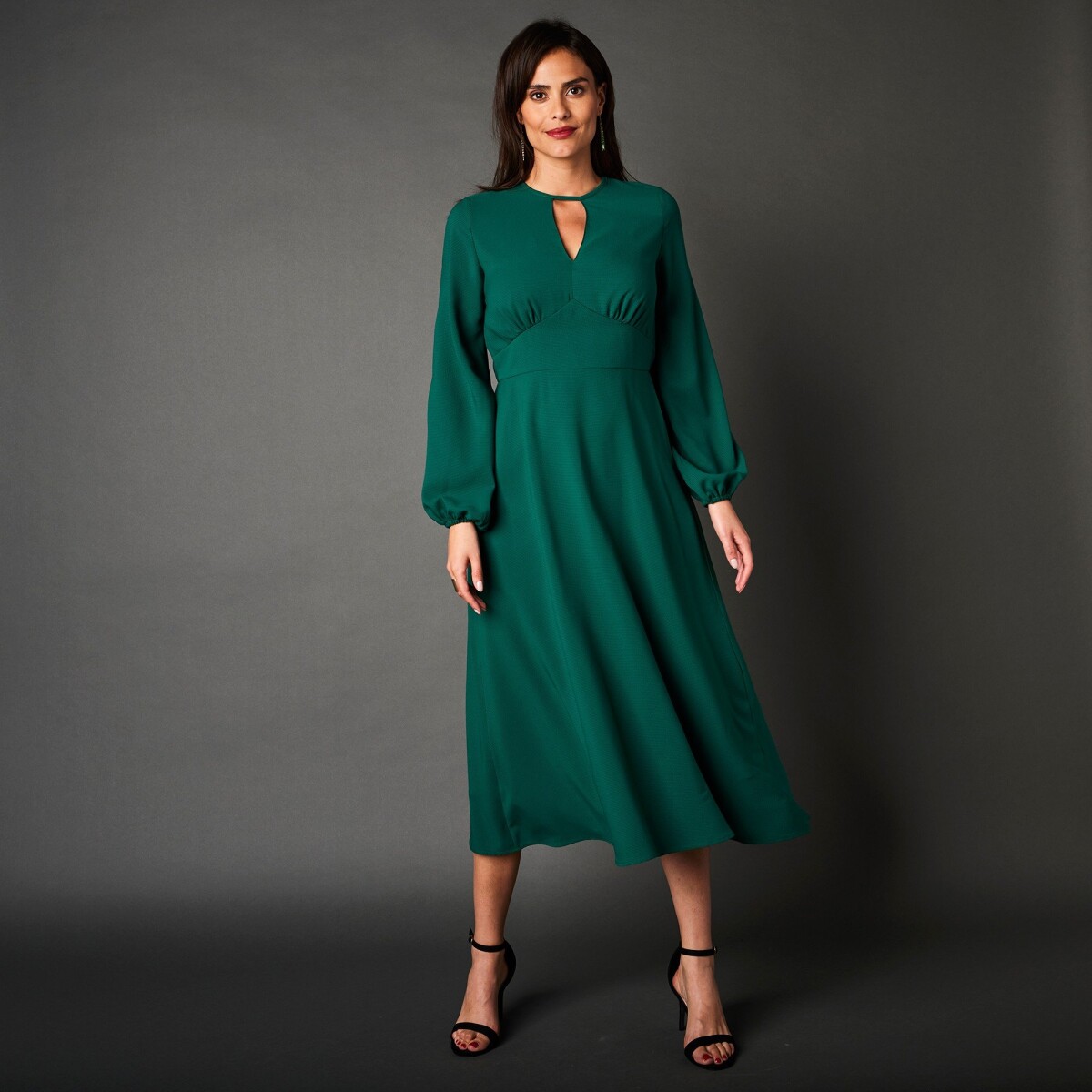 Polodlhé jednofarebné šaty zelená 36